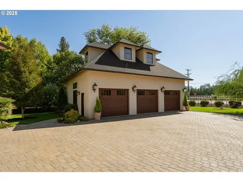155 Old Garden Valley Road Roseburg OR 97471