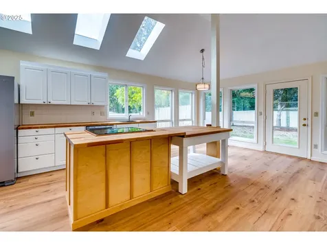 7912 SW Skyhar Court Portland OR 97223