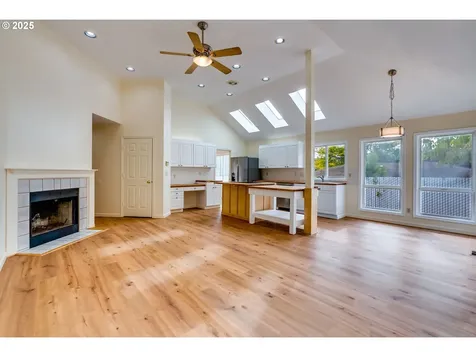 7912 SW Skyhar Court Portland OR 97223
