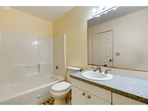 7912 SW Skyhar Court Portland OR 97223