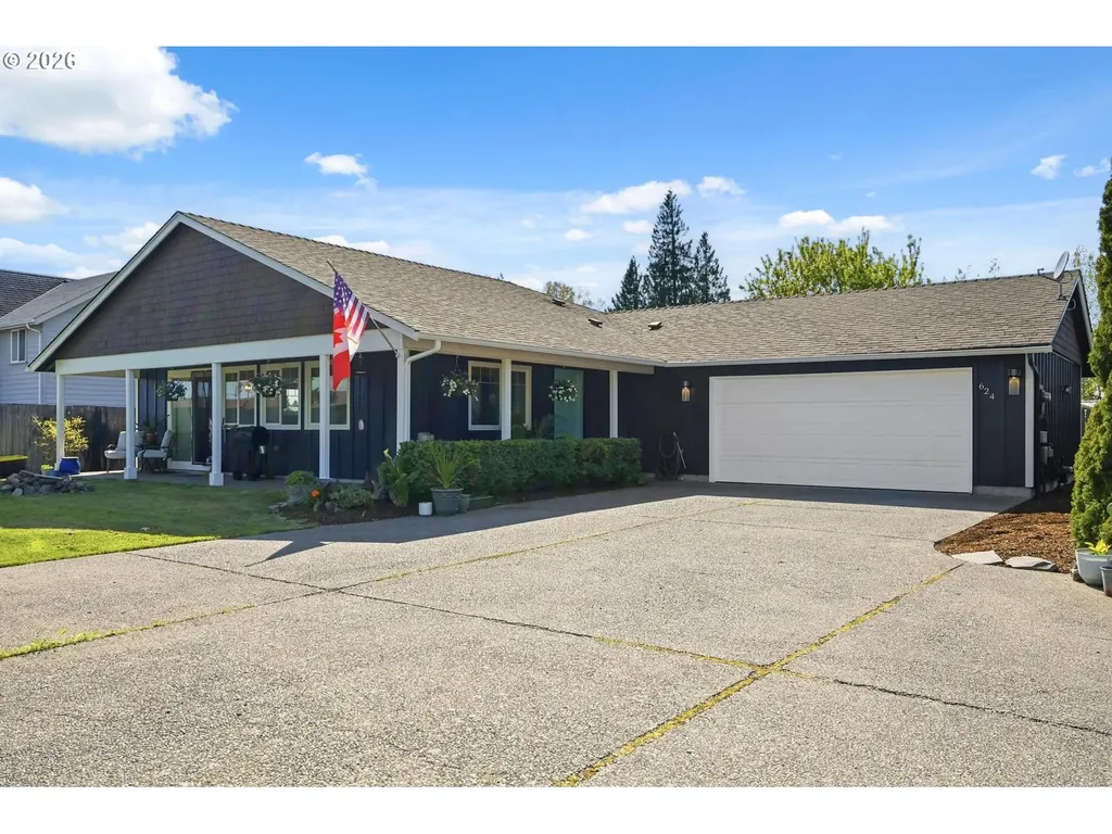 624 N Pershing Street Mt. Angel OR 97362