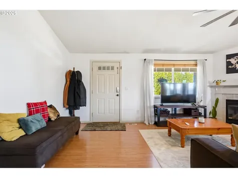 624 N Pershing Street Mt. Angel OR 97362