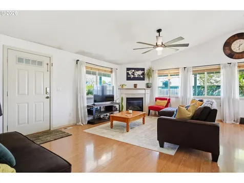 624 N Pershing Street Mt. Angel OR 97362