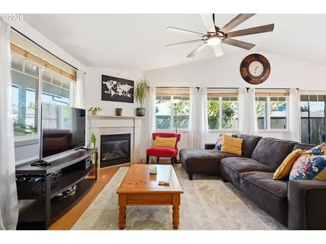 624 N Pershing Street Mt. Angel OR 97362