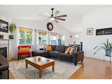 624 N Pershing Street Mt. Angel OR 97362