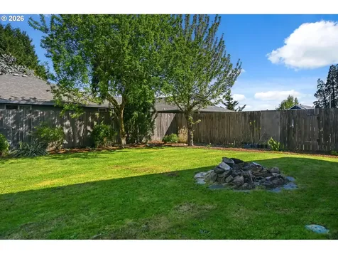 624 N Pershing Street Mt. Angel OR 97362
