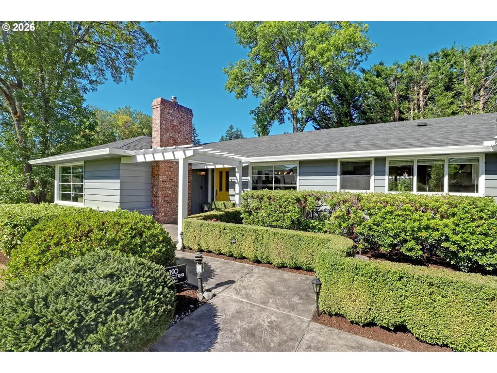 8725 SW White Pine Lane Portland OR 97225