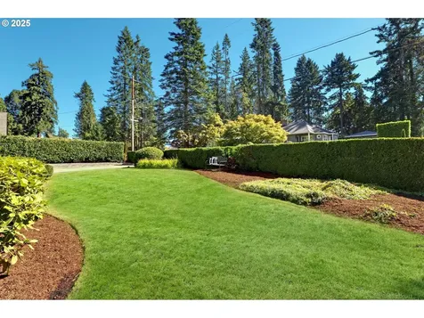 8725 SW White Pine Lane Portland OR 97225