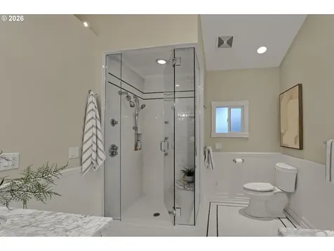 8725 SW White Pine Lane Portland OR 97225