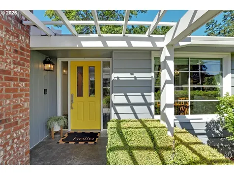 8725 SW White Pine Lane Portland OR 97225