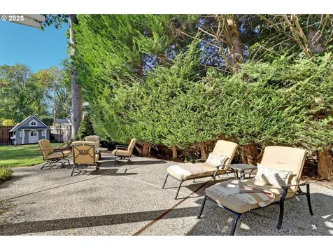 8725 SW White Pine Lane Portland OR 97225