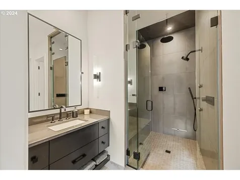 13305 Amber Place Lake Oswego OR 97034