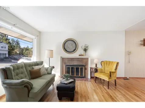 3027 SW Illinois Street Portland OR 97239
