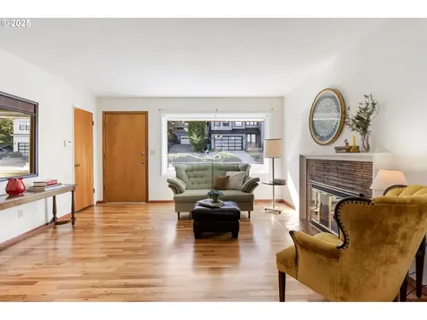 3027 SW Illinois Street Portland OR 97239