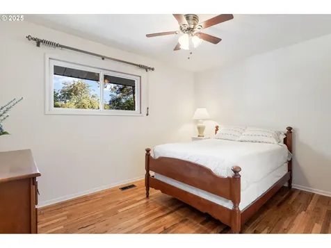 3027 SW Illinois Street Portland OR 97239