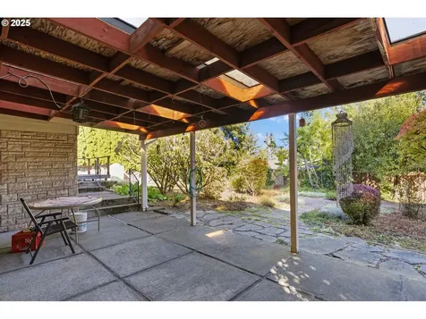 3027 SW Illinois Street Portland OR 97239
