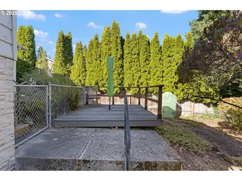 3027 SW Illinois Street Portland OR 97239