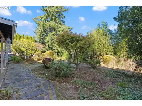 3027 SW Illinois Street Portland OR 97239