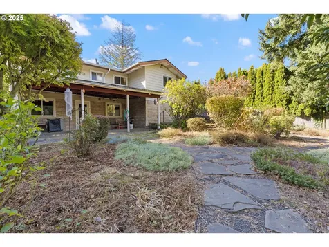 3027 SW Illinois Street Portland OR 97239