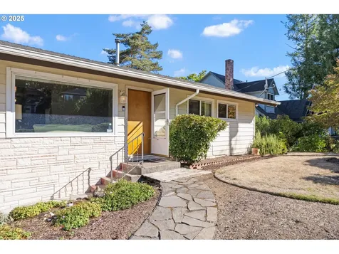 3027 SW Illinois Street Portland OR 97239
