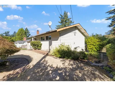 3027 SW Illinois Street Portland OR 97239