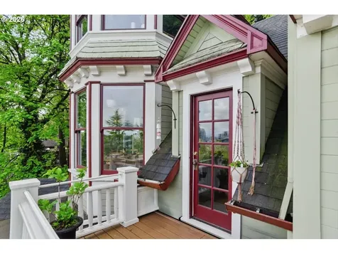 1931 SW 14th Avenue Portland OR 97201