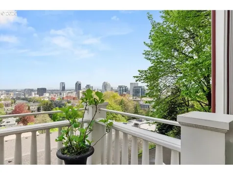 1931 SW 14th Avenue Portland OR 97201