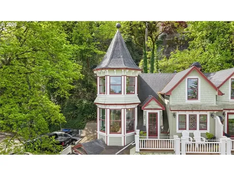 1931 SW 14th Avenue Portland OR 97201