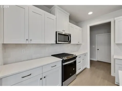 1009 NE 17th Avenue Canby OR 97013