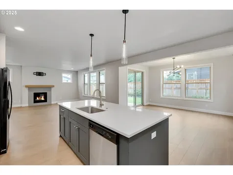 1009 NE 17th Avenue Canby OR 97013