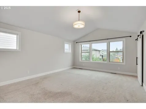 1009 NE 17th Avenue Canby OR 97013