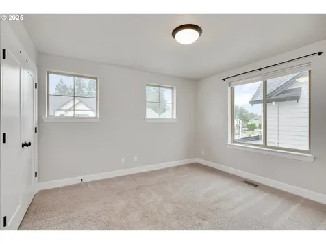 1009 NE 17th Avenue Canby OR 97013