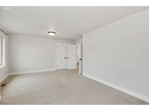 1009 NE 17th Avenue Canby OR 97013
