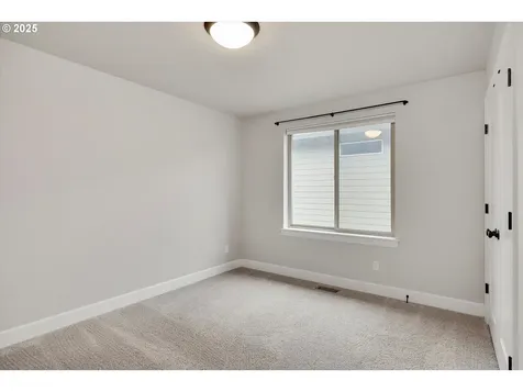 1009 NE 17th Avenue Canby OR 97013