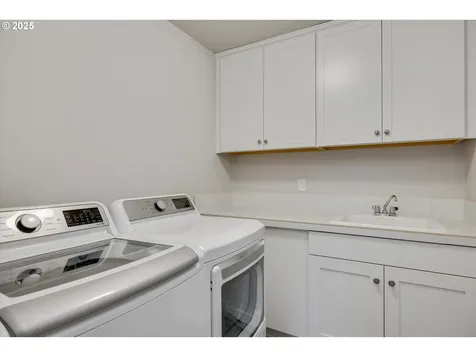 1009 NE 17th Avenue Canby OR 97013