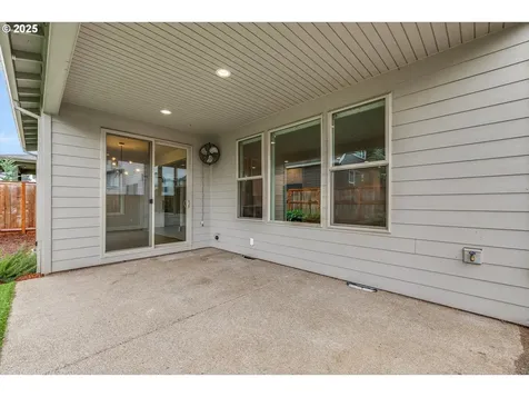 1009 NE 17th Avenue Canby OR 97013