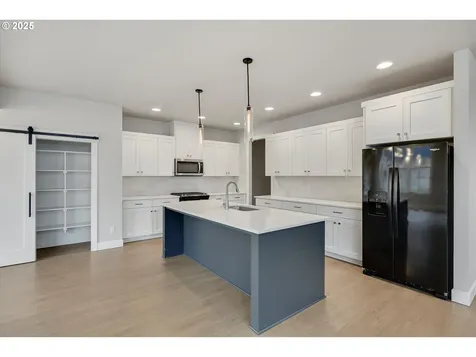 1009 NE 17th Avenue Canby OR 97013