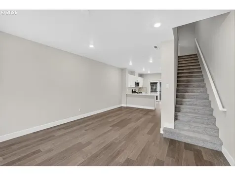 7522 NW Elise Avenue Portland OR 97229
