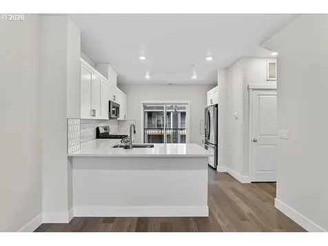 7522 NW Elise Avenue Portland OR 97229