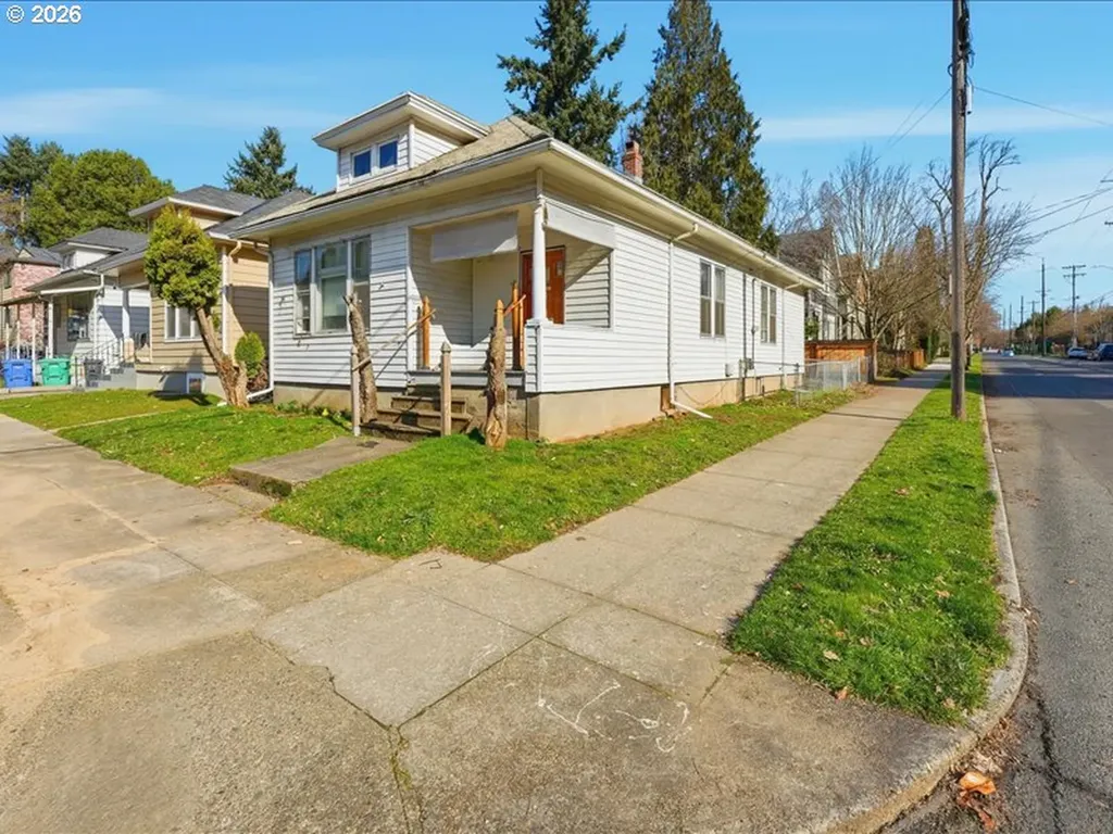 438 SE 30th Place Portland OR 97214