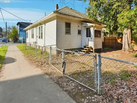 438 SE 30th Place Portland OR 97214
