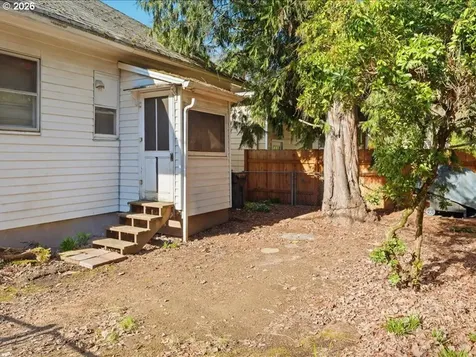 438 SE 30th Place Portland OR 97214
