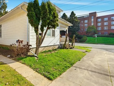 438 SE 30th Place Portland OR 97214