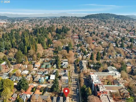 438 SE 30th Place Portland OR 97214