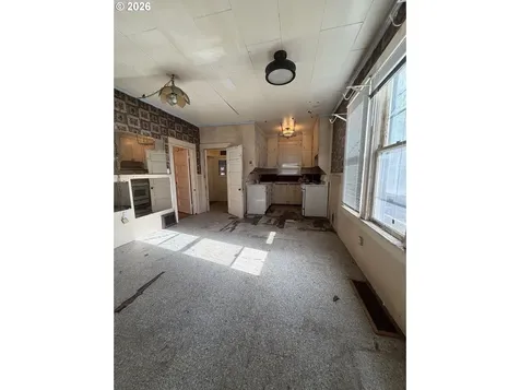 438 SE 30th Place Portland OR 97214