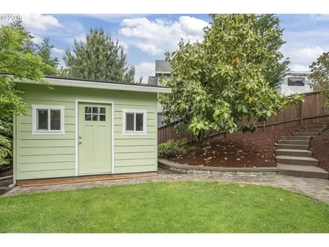 447 NW Mt Mazama Street Mcminnville OR 97128
