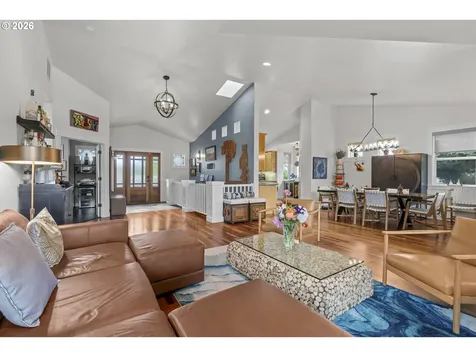 447 NW Mt Mazama Street Mcminnville OR 97128