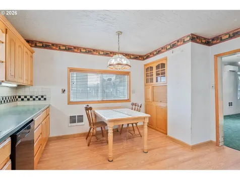 136 SW 3rd Avenue Castle Rock WA 98611