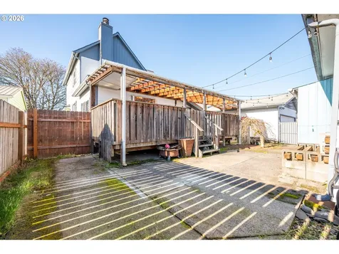 136 SW 3rd Avenue Castle Rock WA 98611