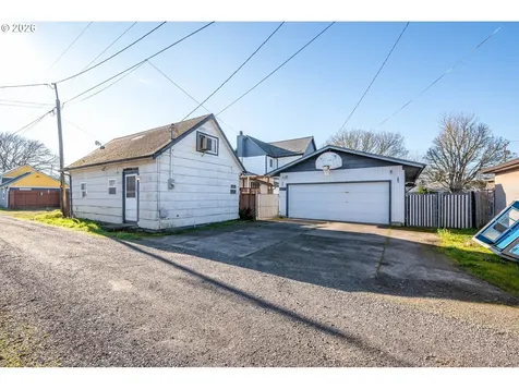 136 SW 3rd Avenue Castle Rock WA 98611